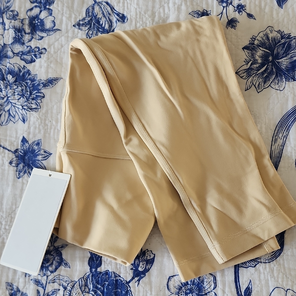 lululemon Prosecco Align Crop Size 4 Nude/Tan Leggings